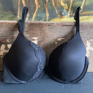 Victoria Secret Body By Victoria 34C